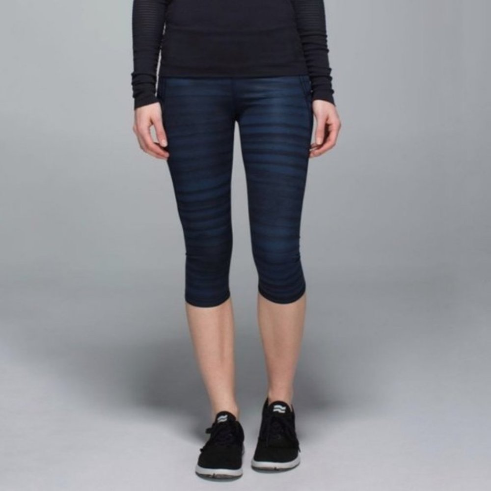 Lululemon | Top Speed Crops Good Vibes Deep Navy Black Size 4‎